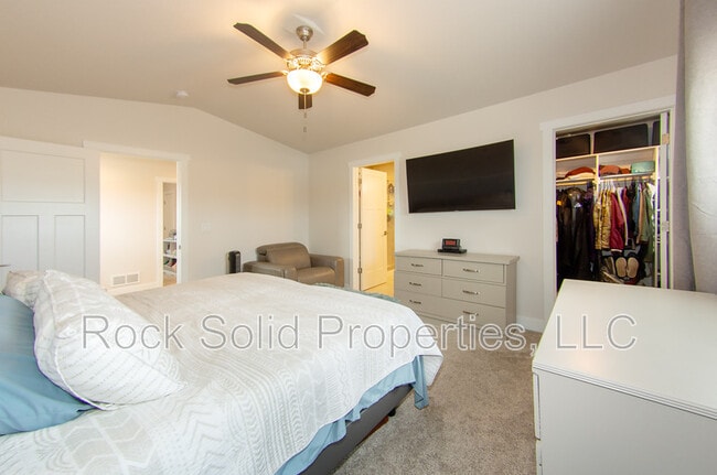 Building Photo - 7619 Three Hearts Trl