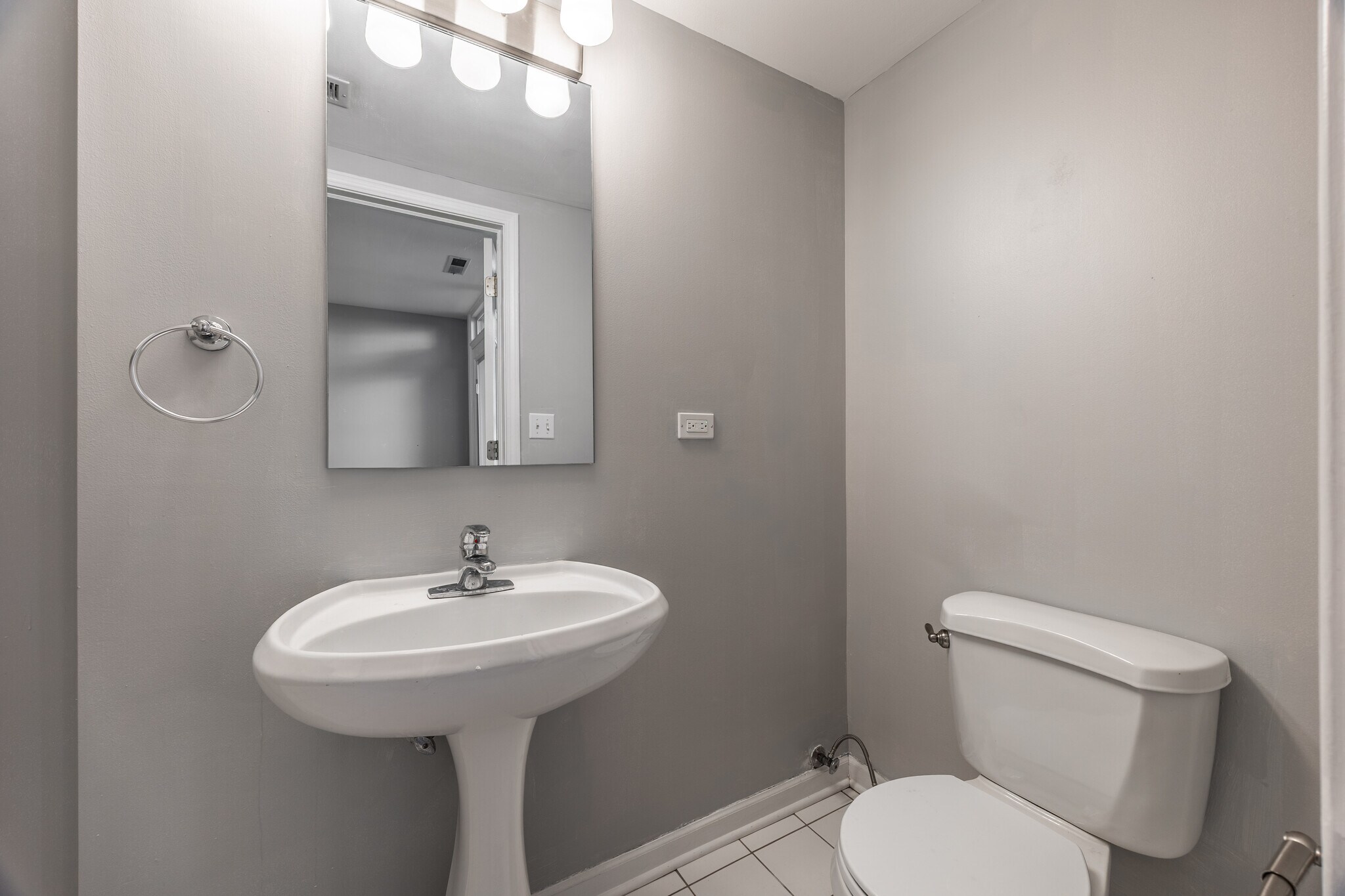 Building Photo - 855 W Erie St