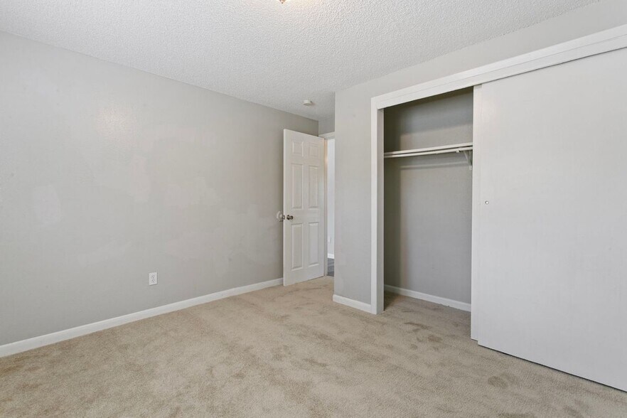 Building Photo - 330 Vehr Dr