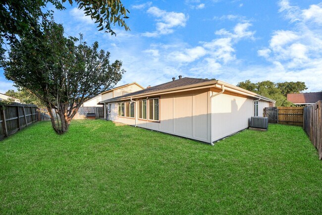 Building Photo - 12707 Corona Ln