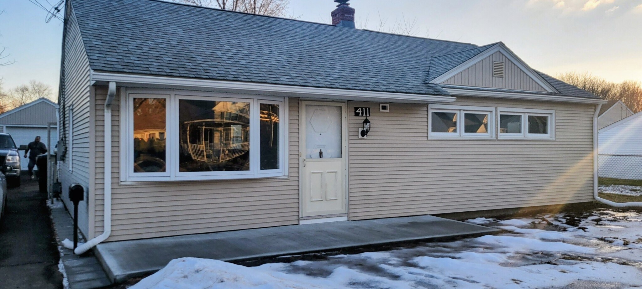 Building Photo - 411 Brewer St