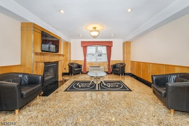 Building Photo - 70 S Munn Ave