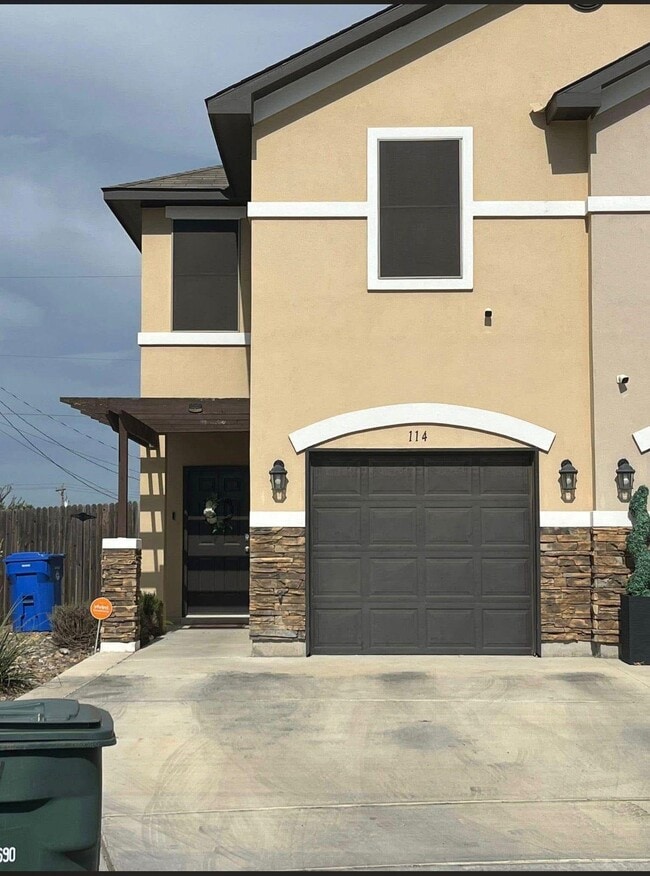 Building Photo - 114 Niagara Dr.