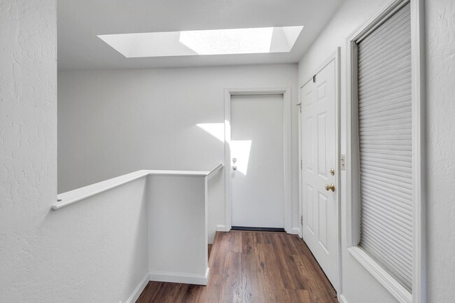 Building Photo - Charming Newly Remodeled 2 Bedroom Home in...