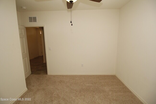 Building Photo - 3650 Peony Ct SE