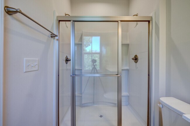 Building Photo - 4316 Summercrest Blvd