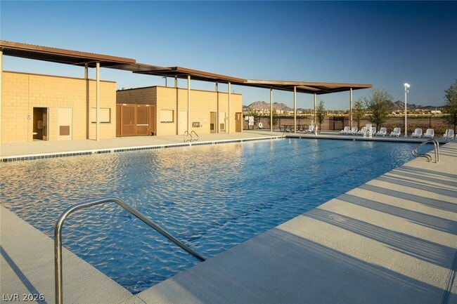 Building Photo - 915 Violet Heron St