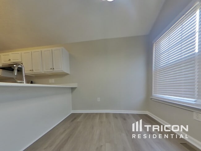 Building Photo - 3015 Brass Dr
