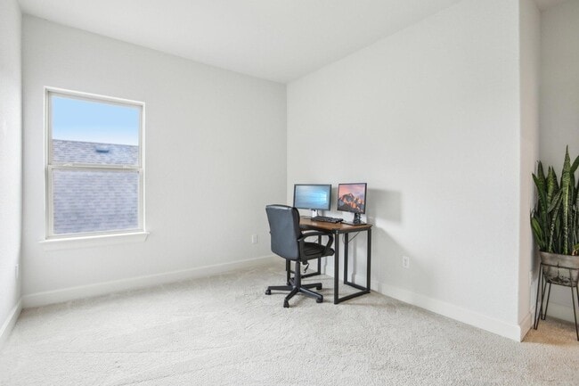 Building Photo - 12803 Bloomington Dr