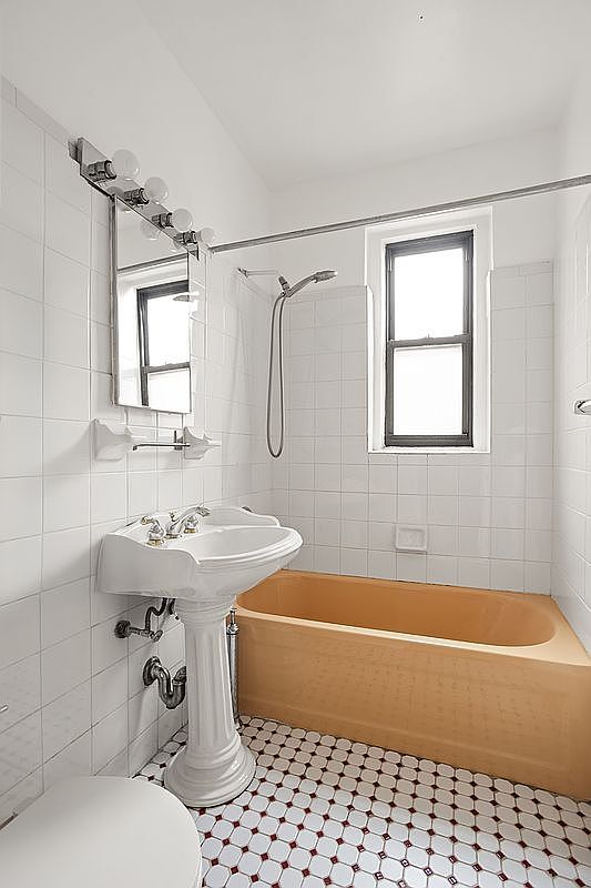 Building Photo - 35-30 73rd St