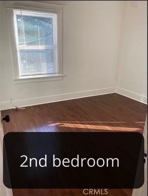 Building Photo - 342 E 8th St