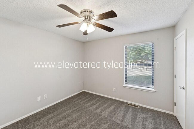 Building Photo - 11168 S Douglas Ave