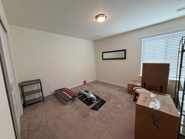 Building Photo - Exquisite Elizabeth Home