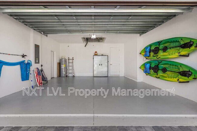 Building Photo - 318 SE 15th Terrace