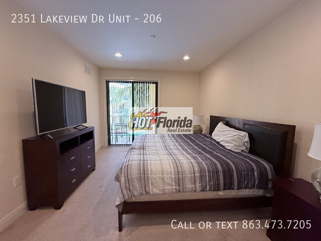 Building Photo - 2351 Lakeview Dr