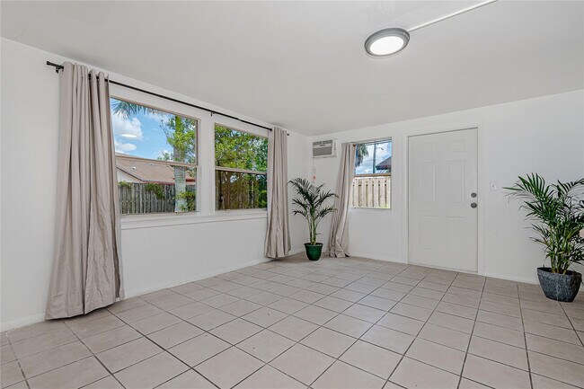 Building Photo - 2831 NW 51st Terrace