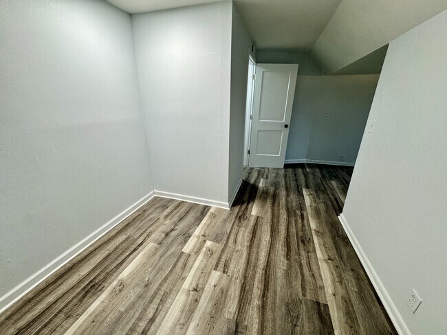 Building Photo - 1126 N Morrison St