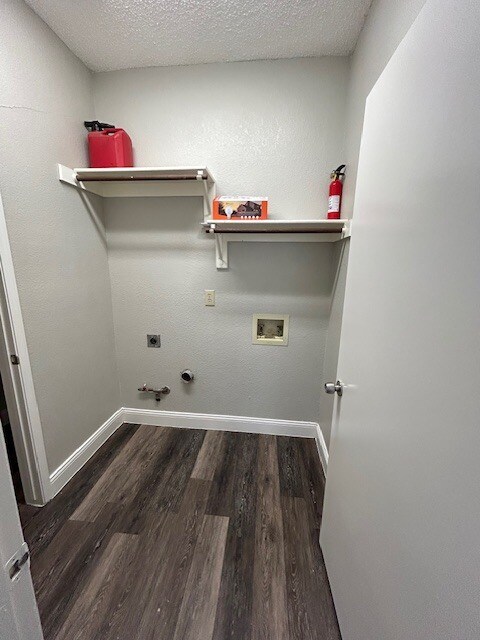 Laundry room - 4729 Waterway Dr N