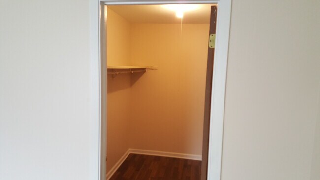 Building Photo - 33561 N Royal Oak Ln