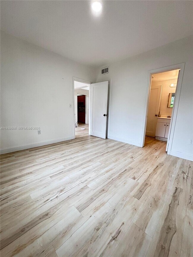 Building Photo - 3031 NW 15th St