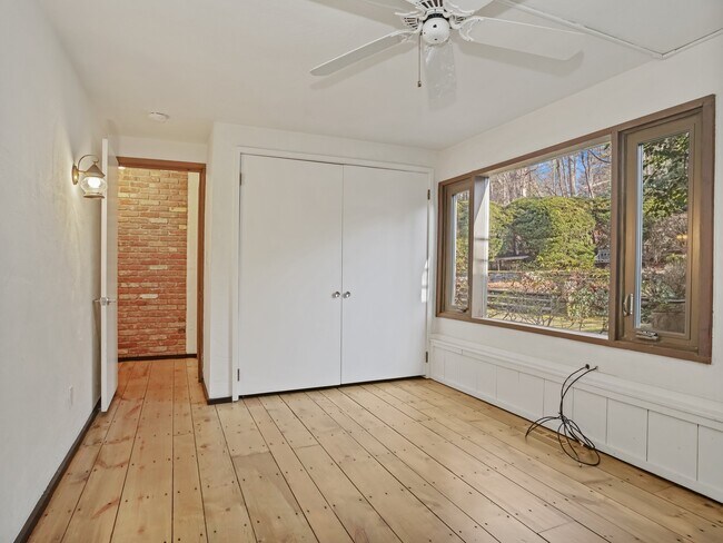 Building Photo - 8 Bayberry Ridge Rd