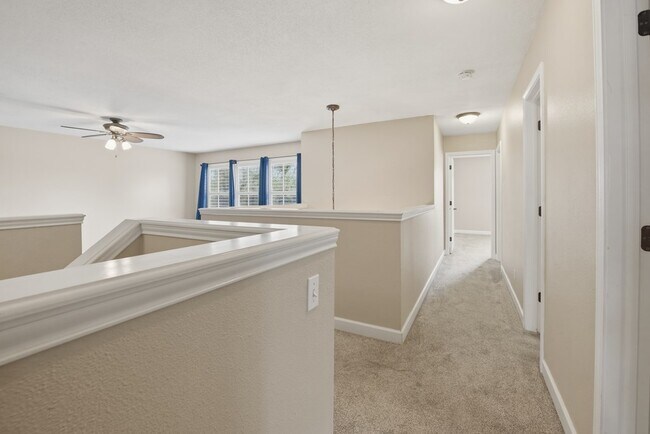 Building Photo - 37 Pinon Ct