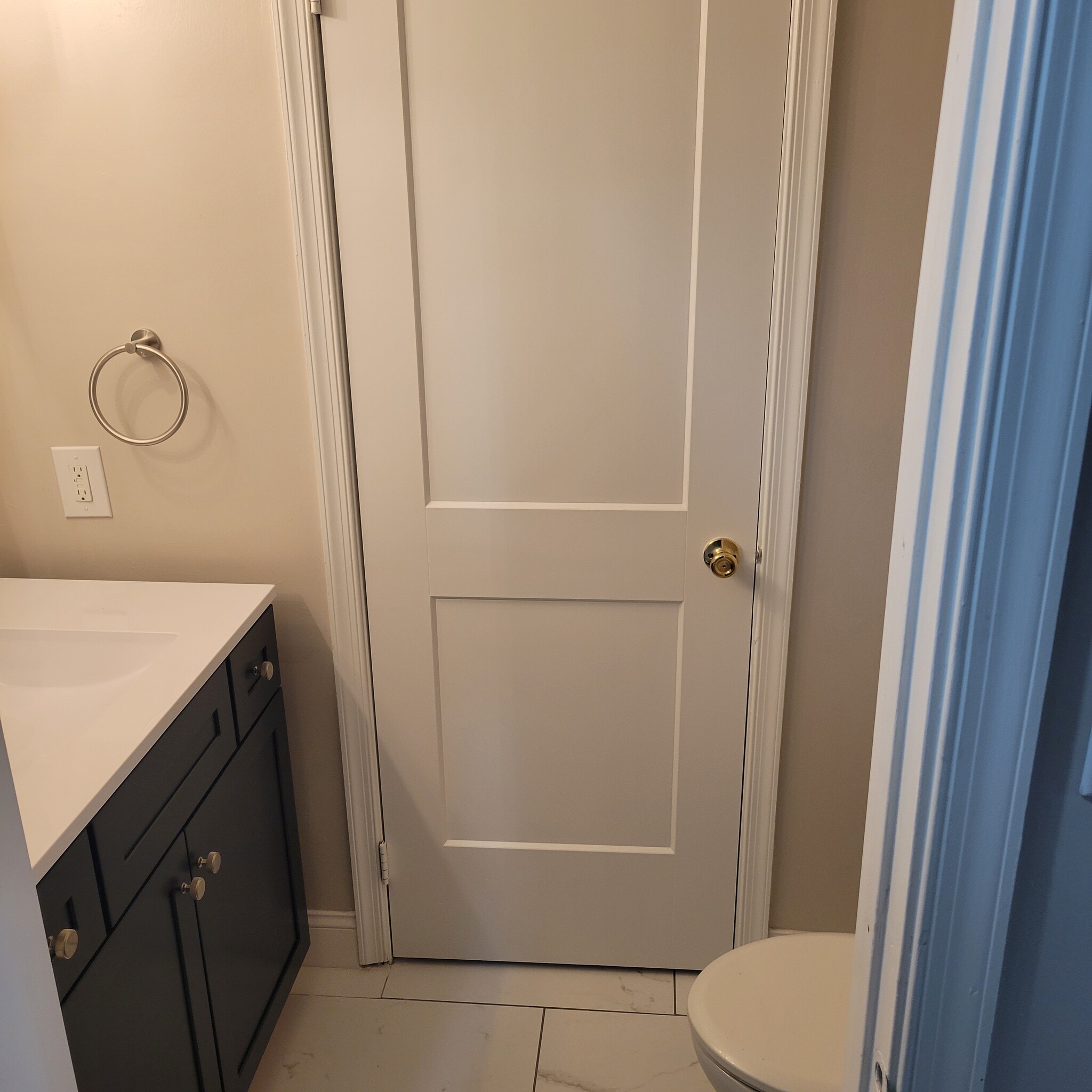 Building Photo - 84 Woodlake Dr