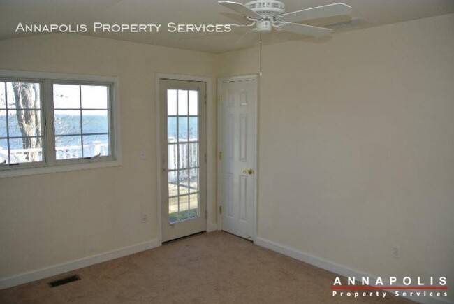 Building Photo - 7025 bay front drive