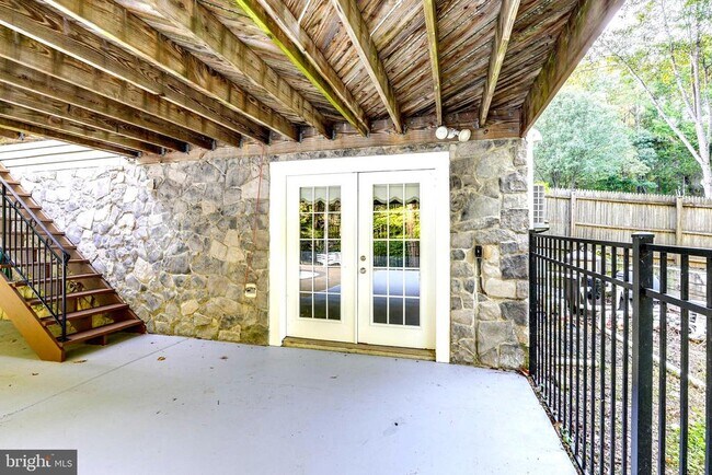 Building Photo - 6200 Ben Creek Rd