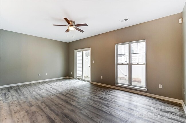 Building Photo - 6429 Mallard View Ln