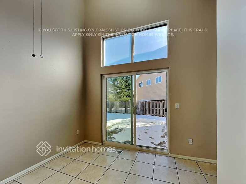 Building Photo - 4672 Biscay St