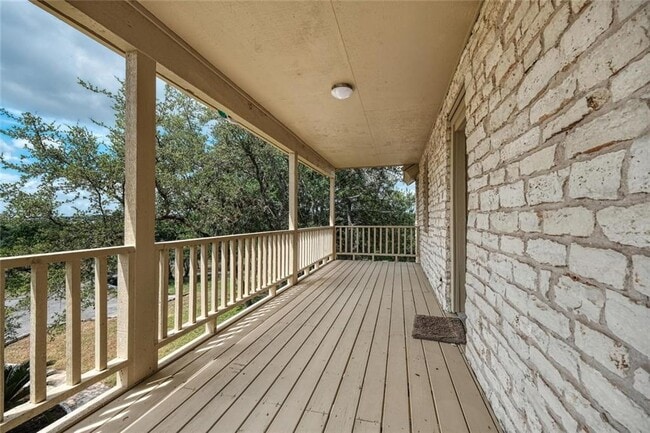 Building Photo - 2105 Vivian Dr