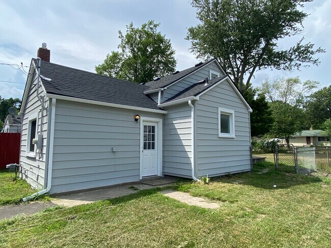 Building Photo - 35807 Schley Ave