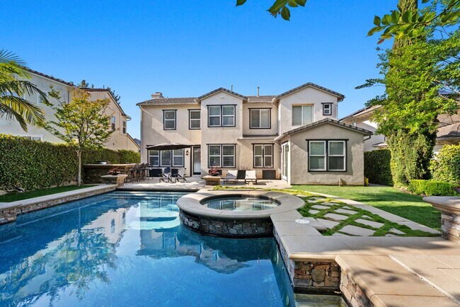 Building Photo - Luxury Living in San Clemente – 5 Bed, 3.5...