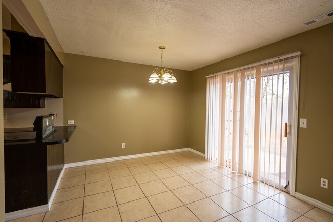 Building Photo - Spacious Backyard, 2 Car Garage, Close to NW Expressway!
