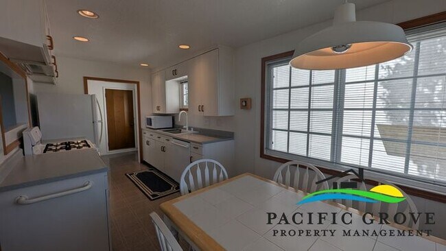 Building Photo - Charming New Monterey Home with Bay Views with all utilities included