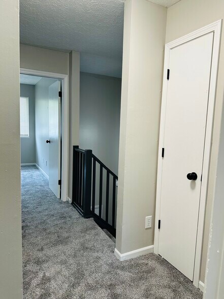Upstairs - 205 Lincoln St