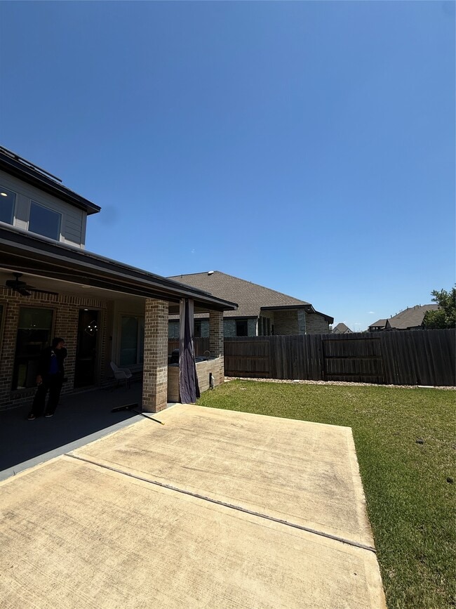 Building Photo - 563 Santa Rosa Hls Dr