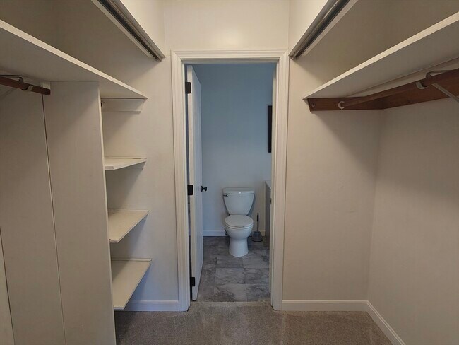 Building Photo - 66 Highwood Dr