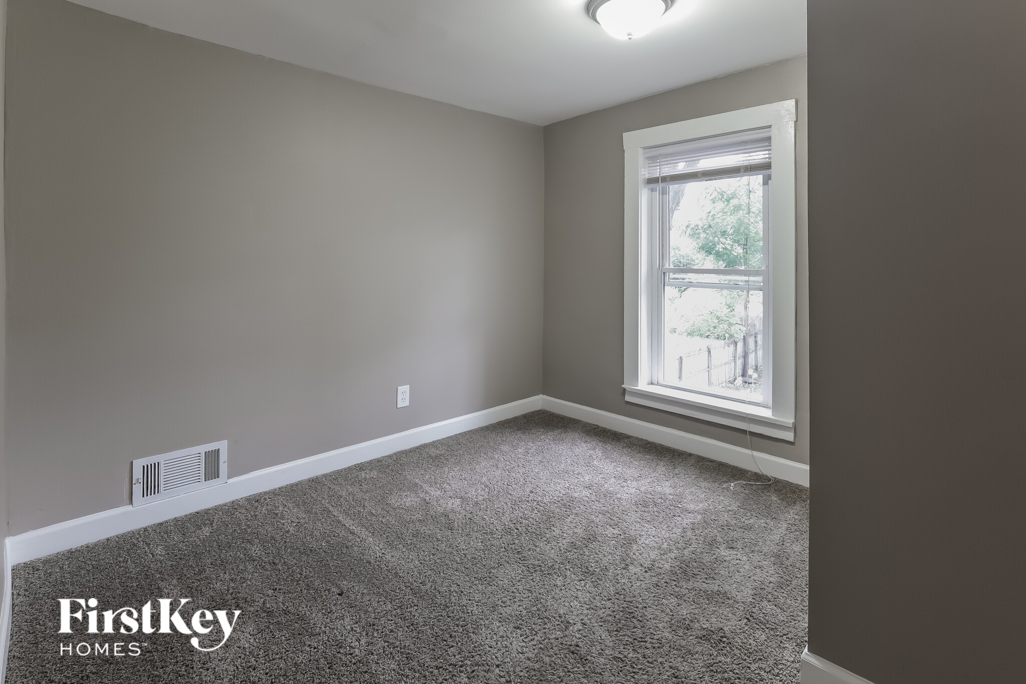 Building Photo - 125 S Fordham Ave