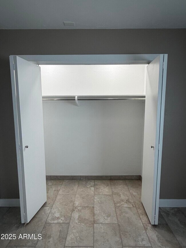 Building Photo - 14801 N Agua Fria Dr