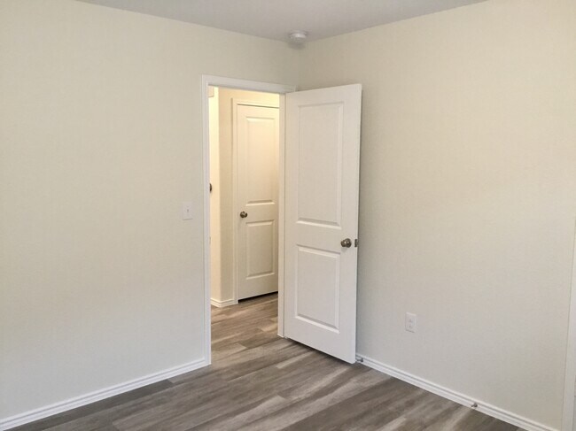Building Photo - 5900 Bell Tower Ln
