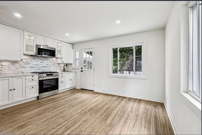 Building Photo - 674 Brandywine St SE