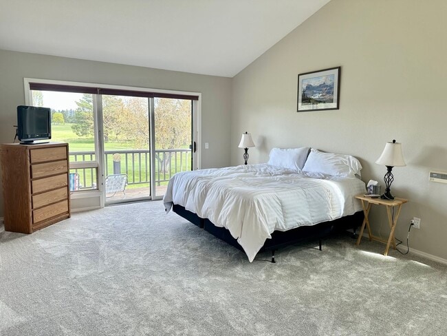 Building Photo - Stunning Kalispell Golf Course Home