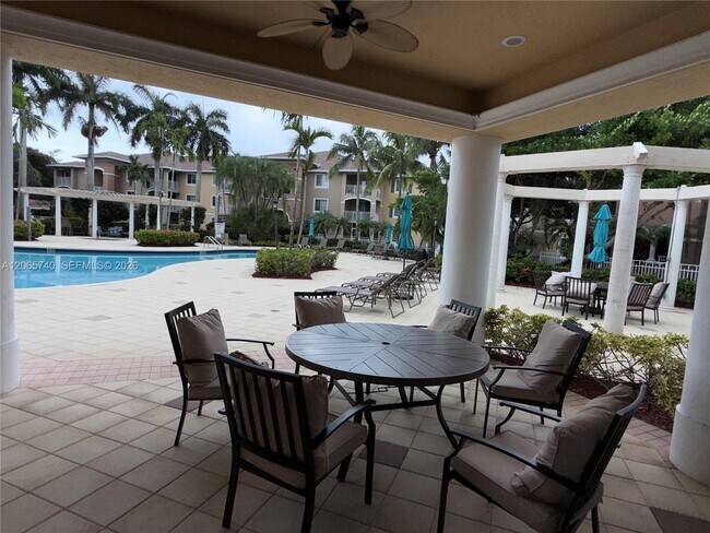 Building Photo - 6482 Emerald Dunes Dr