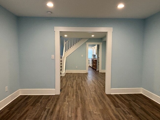 Building Photo - 2 Bed, 2.5 Bath – Second-Story Laundry & Walkable Park Location