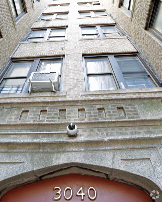 Building Photo - 3040 Cruger Ave