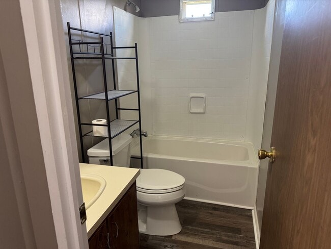 Building Photo - 2 Bedroom 1 Bath Mobile Home located in Gr...
