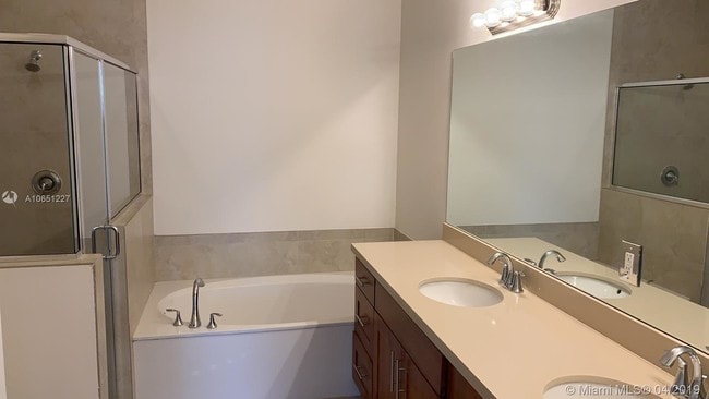 Building Photo - 6175 NW 104th Ct