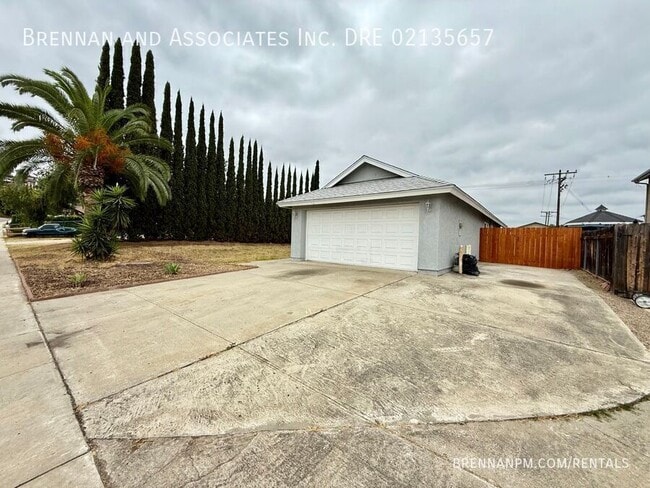 Building Photo - 9046 Ildica St